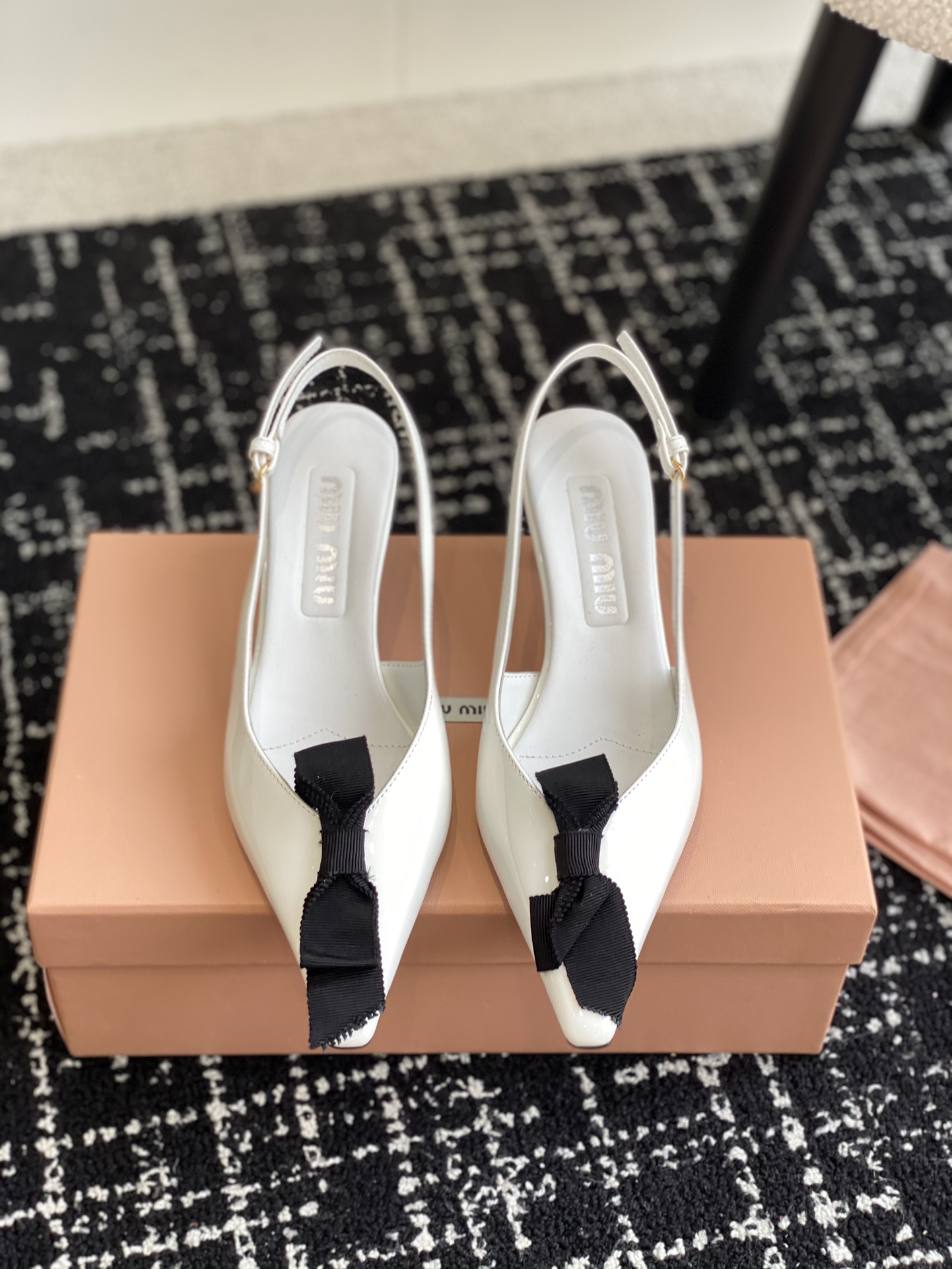 [Miu Miu] 24ss 봄여름 캣힐 스틸레토 힐