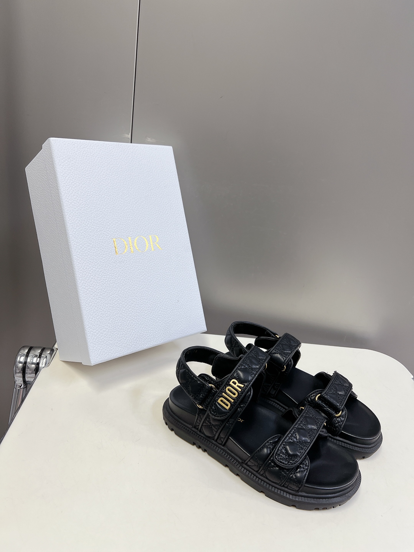 Dior 24ss 퀄트 까나쥬 샌들