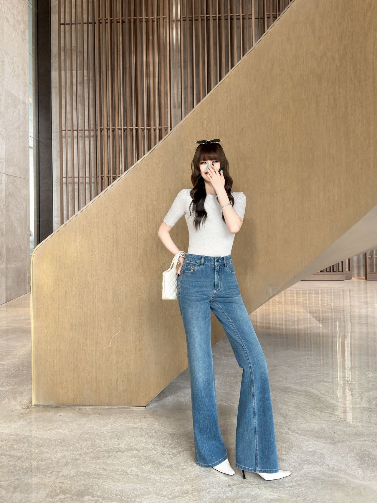생로랑 2026FW 신상 데님 팬츠