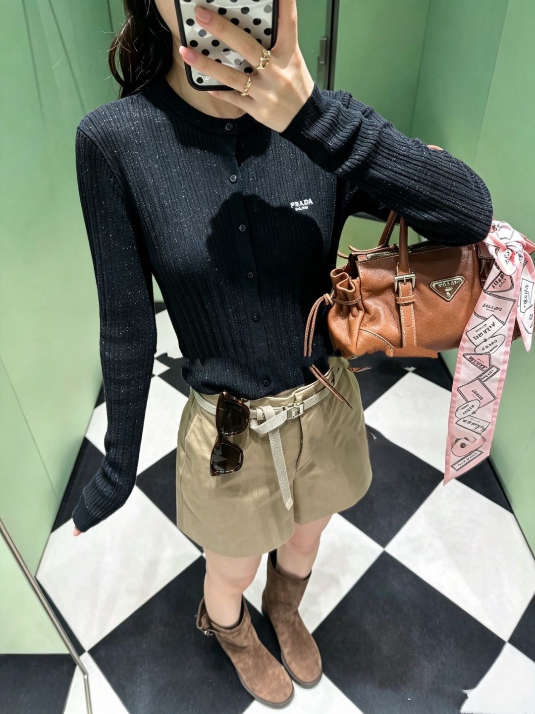 프라다 2026FW 신상 니트 가디건