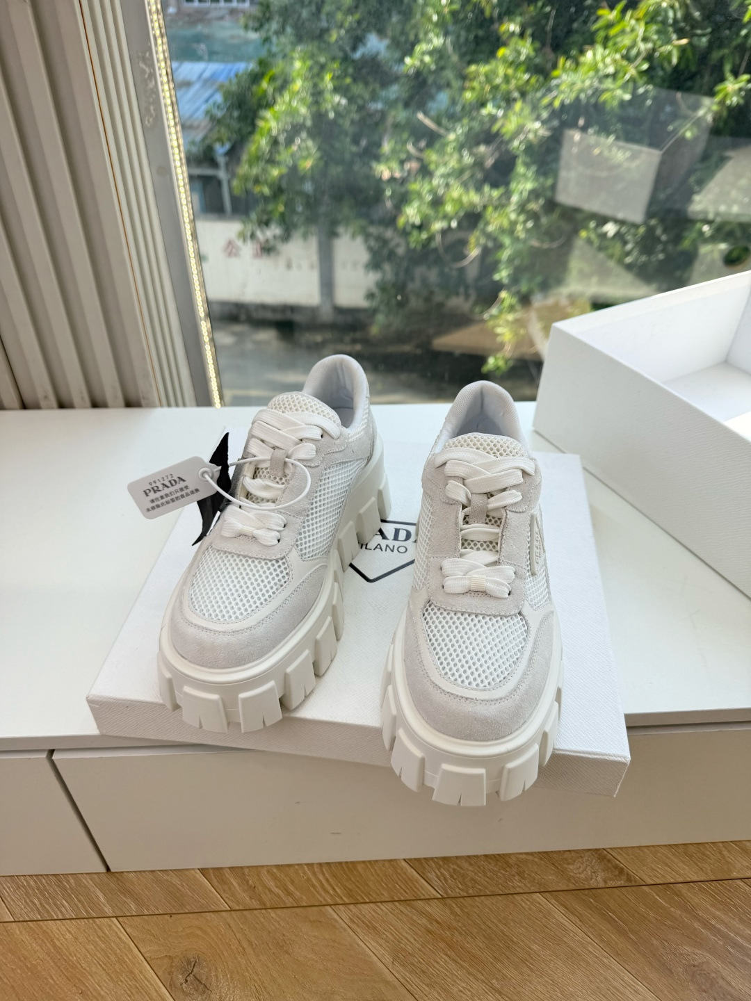 프라다 26SS 신상 레이스업 스니커즈