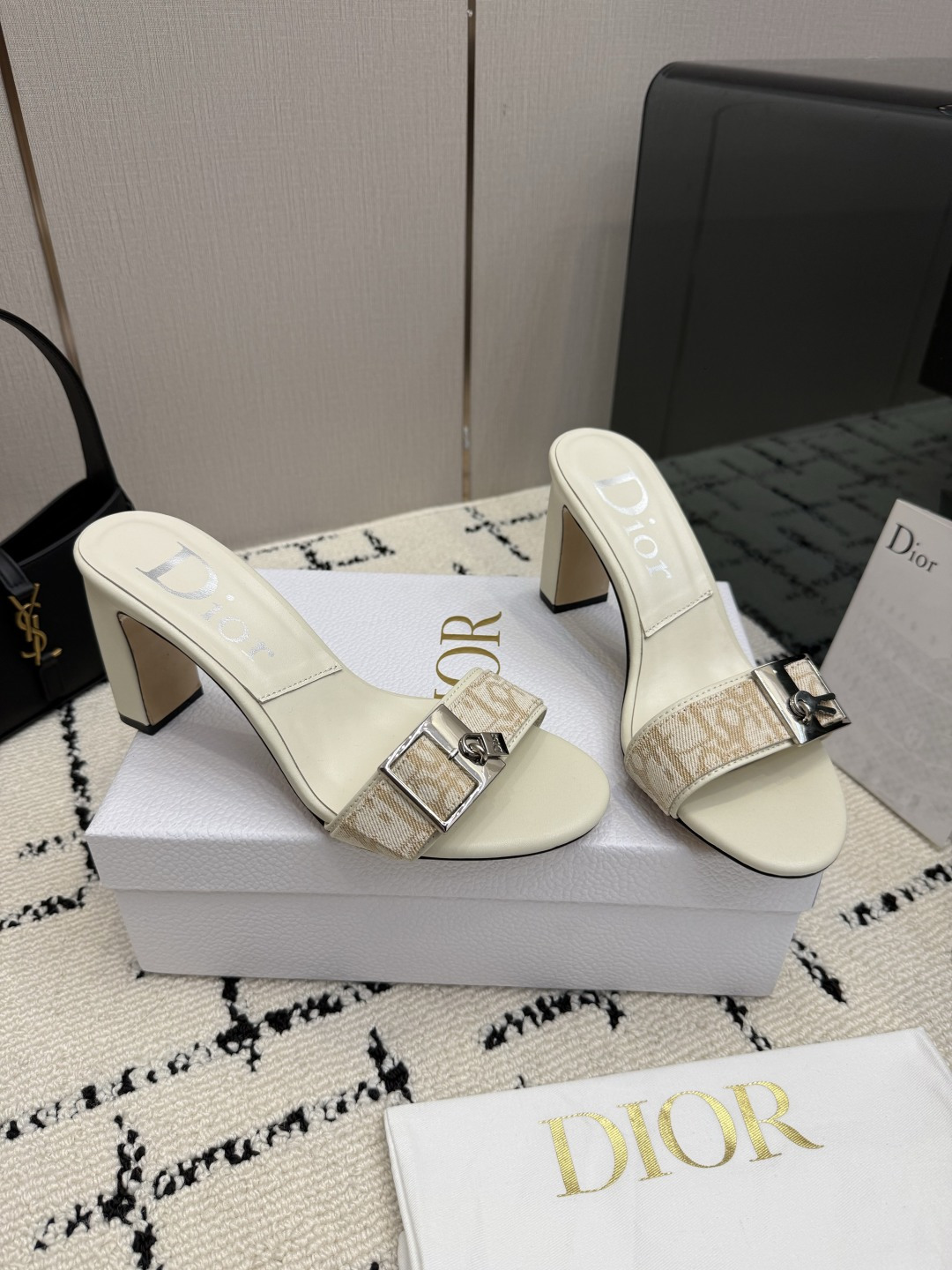 디올 26SS 신상 힐 뮬 8.5cm