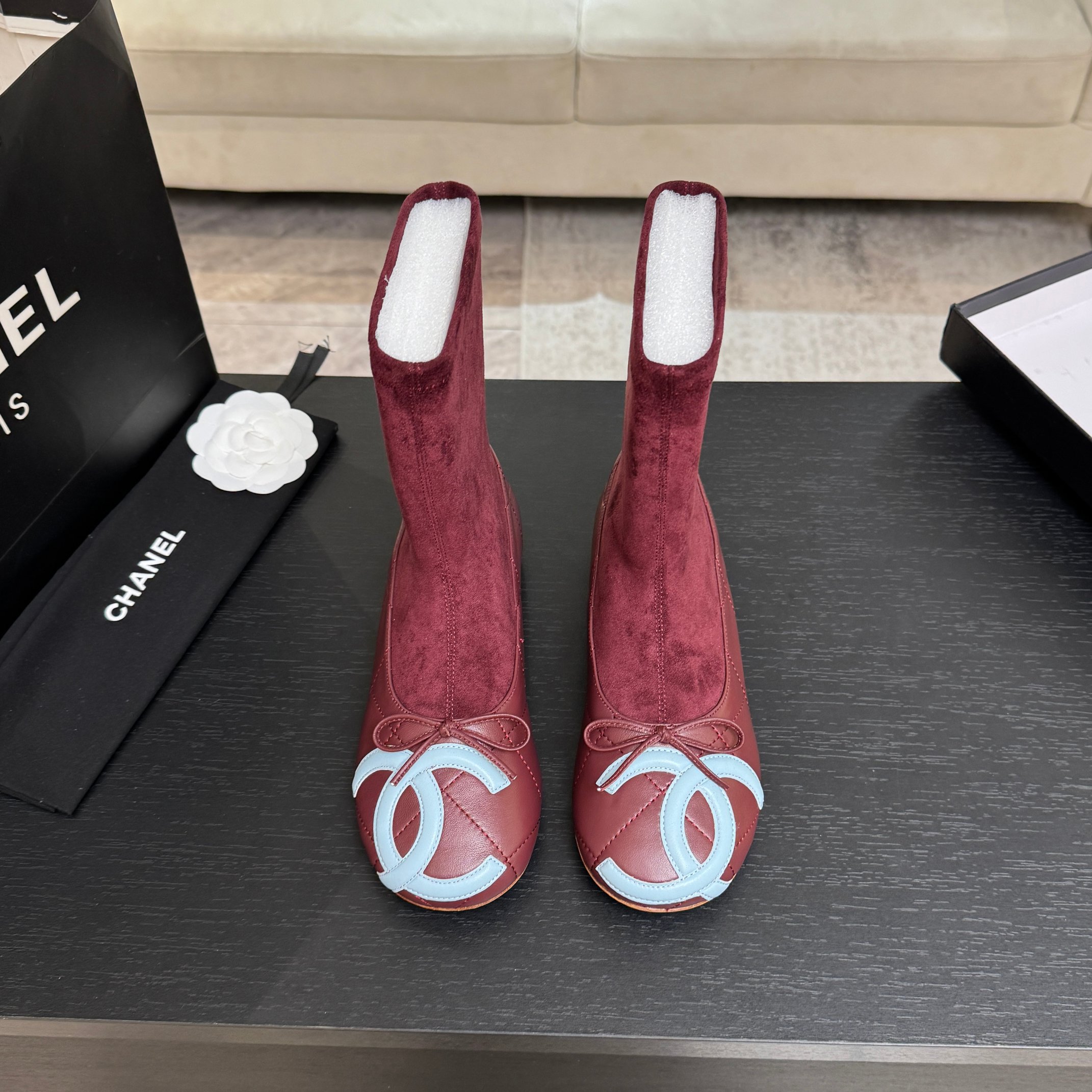 샤넬 클래식 깜봉 앵클부츠