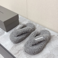 발렌시아가 신상 퍼 플립플랍