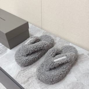 발렌시아가 신상 퍼 플립플랍