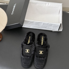 샤넬 26B 신상 퍼 뮬