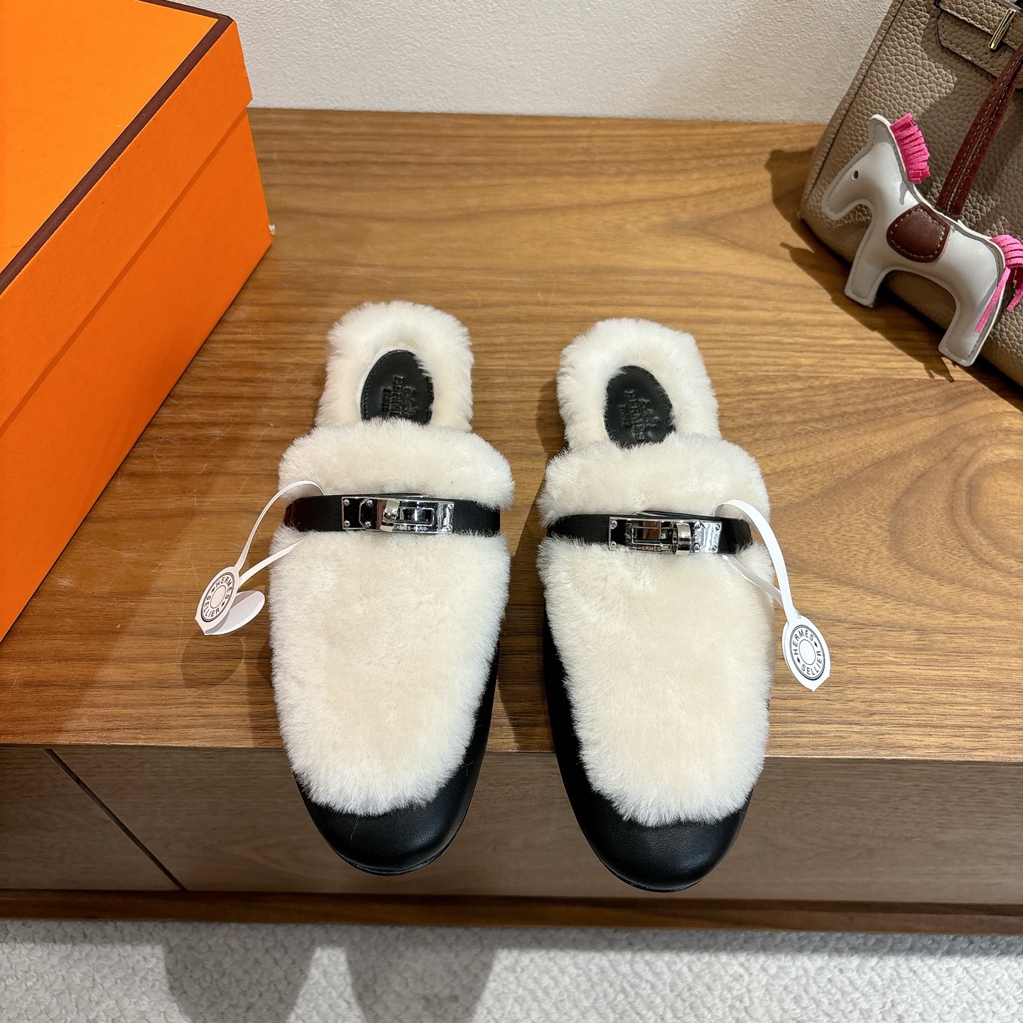 에르메스 신상 Oz 뮬