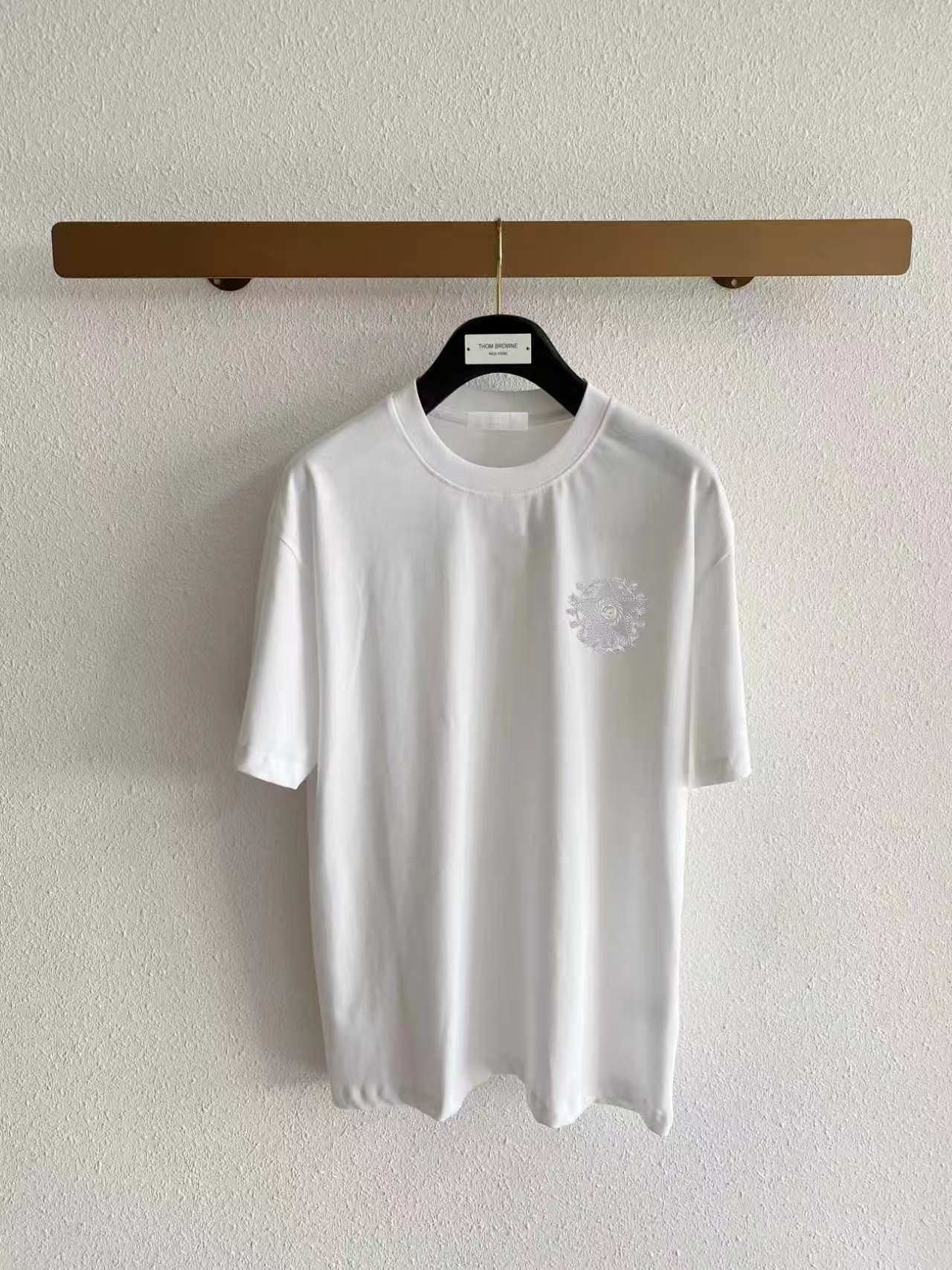 디올 오각별 자수 반팔 티셔츠