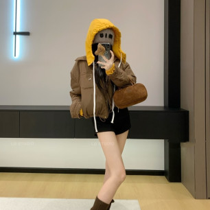 미우미우 26 탈부착 후드 크롭 패딩