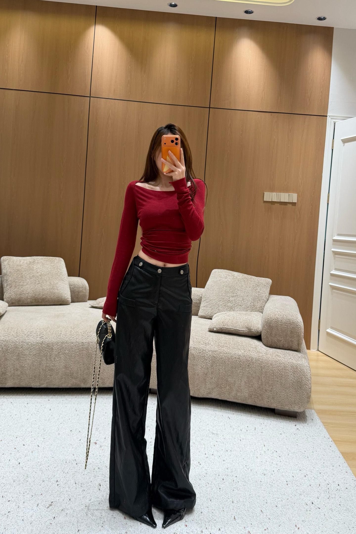 샤넬 2025FW 더블 C 자수 레더 팬츠