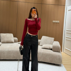 샤넬 2025FW 더블 C 자수 레더 팬츠