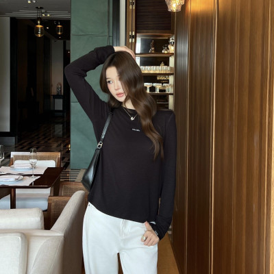 프라다 2026FW 신상 슬림 긴팔 티