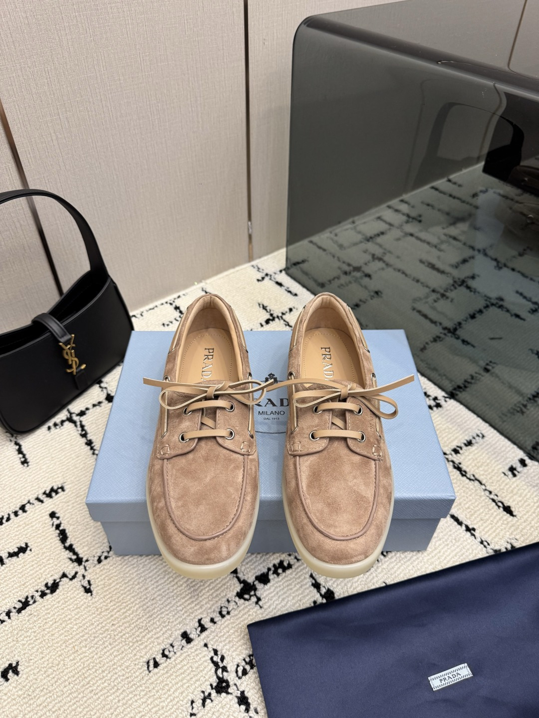 프라다 26 신상 레이스업 슈즈