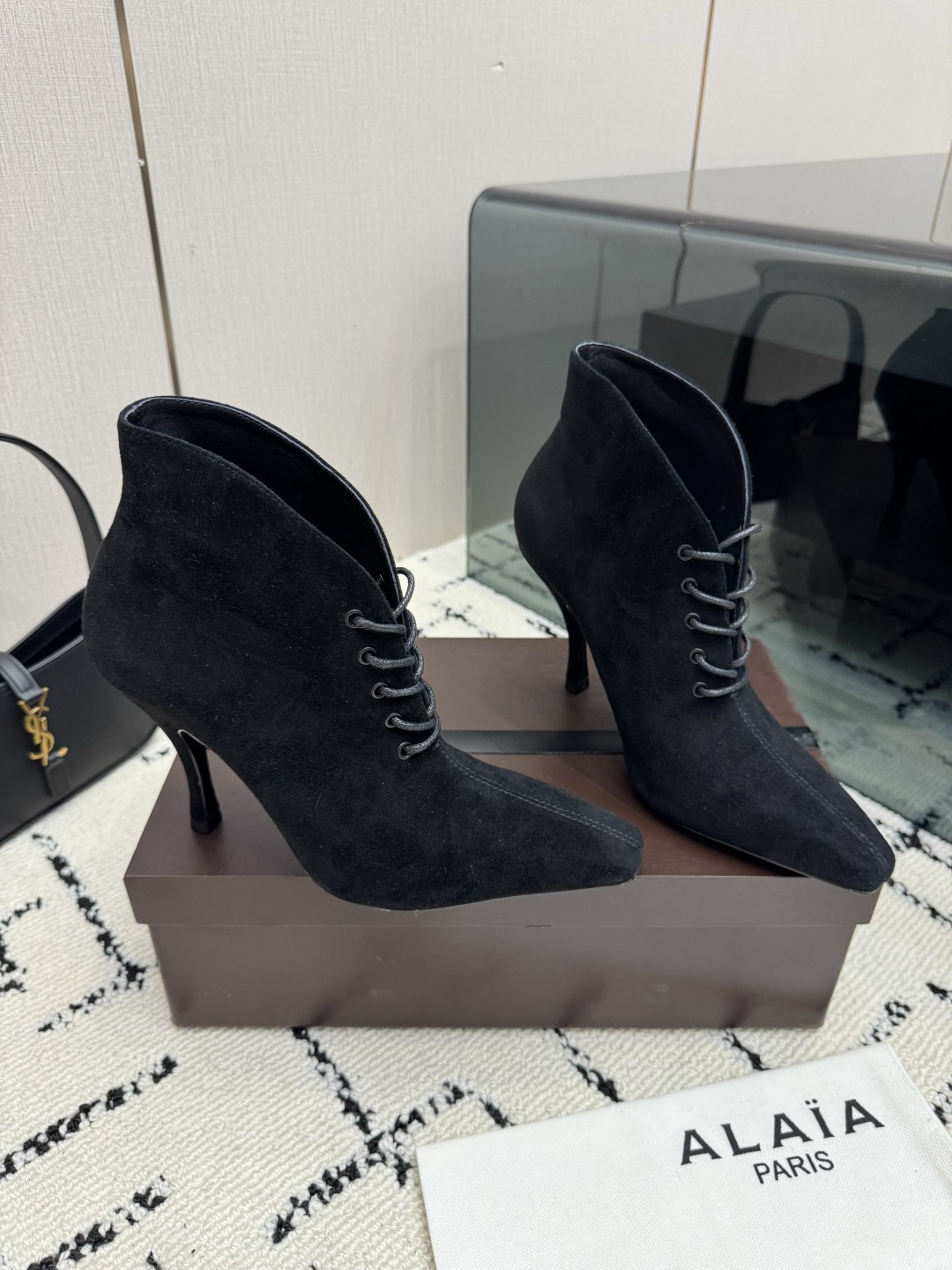 알라이아 힐 앵클부츠 8.5cm