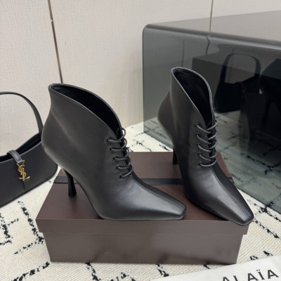 알라이아 힐 앵클부츠 8.5cm
