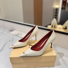 발렌티노 신상 포인티드 토 펌프스 8cm