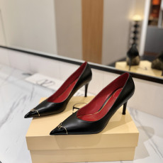발렌티노 신상 포인티드 토 펌프스 8cm