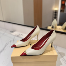 발렌티노 신상 포인티드 토 펌프스 8cm