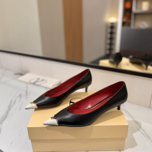발렌티노 신상 포인티드 토 펌프스 4.5cm