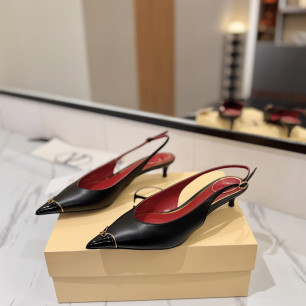 발렌티노 신상 포인티드 토 슬링백 4.5cm