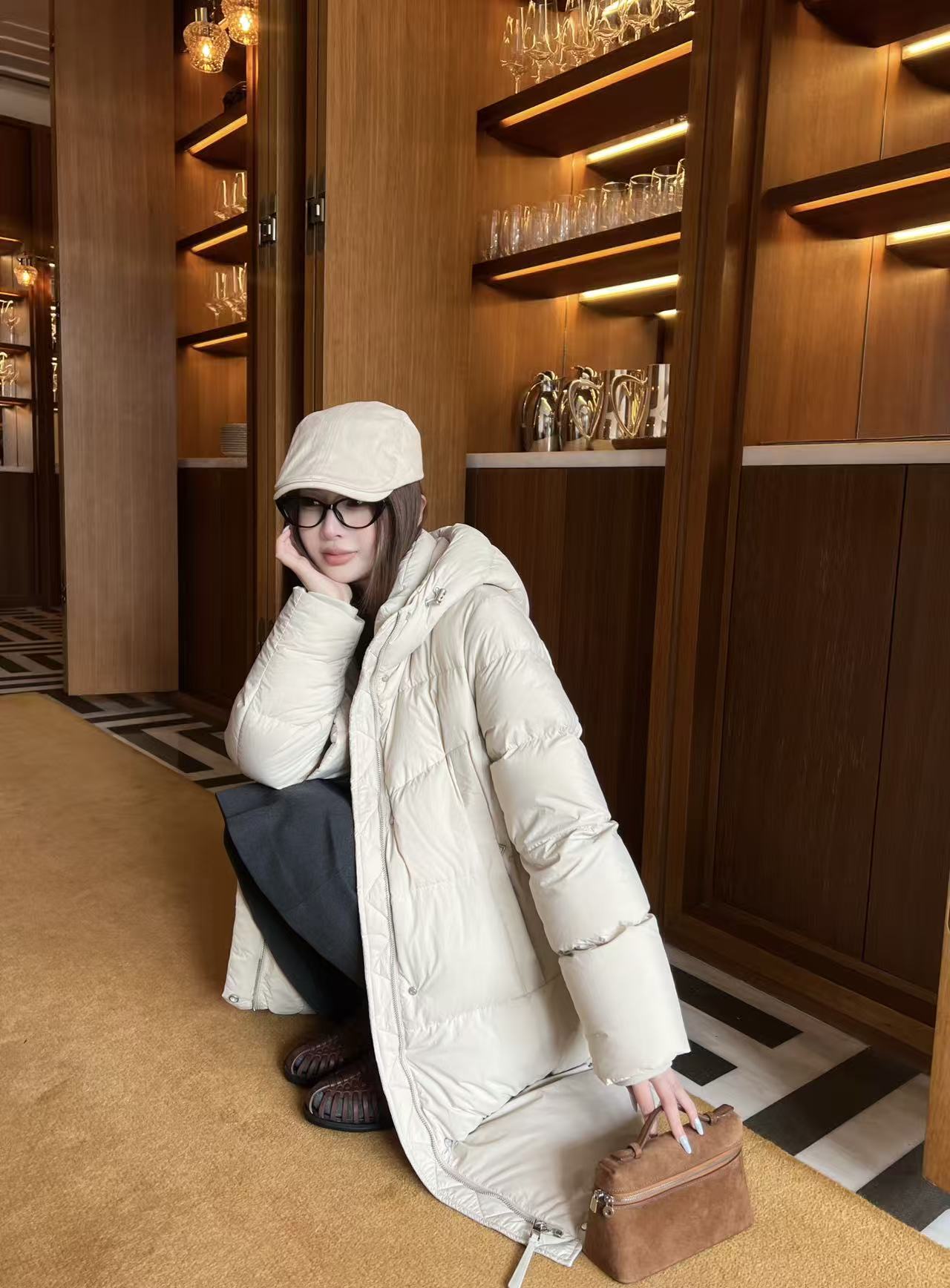 로에베 26 가을·겨울 신상 롱 구스다운 패딩