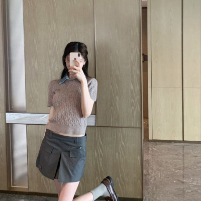 미우미우 26SS 초가을 신상 카라 니트 반팔
