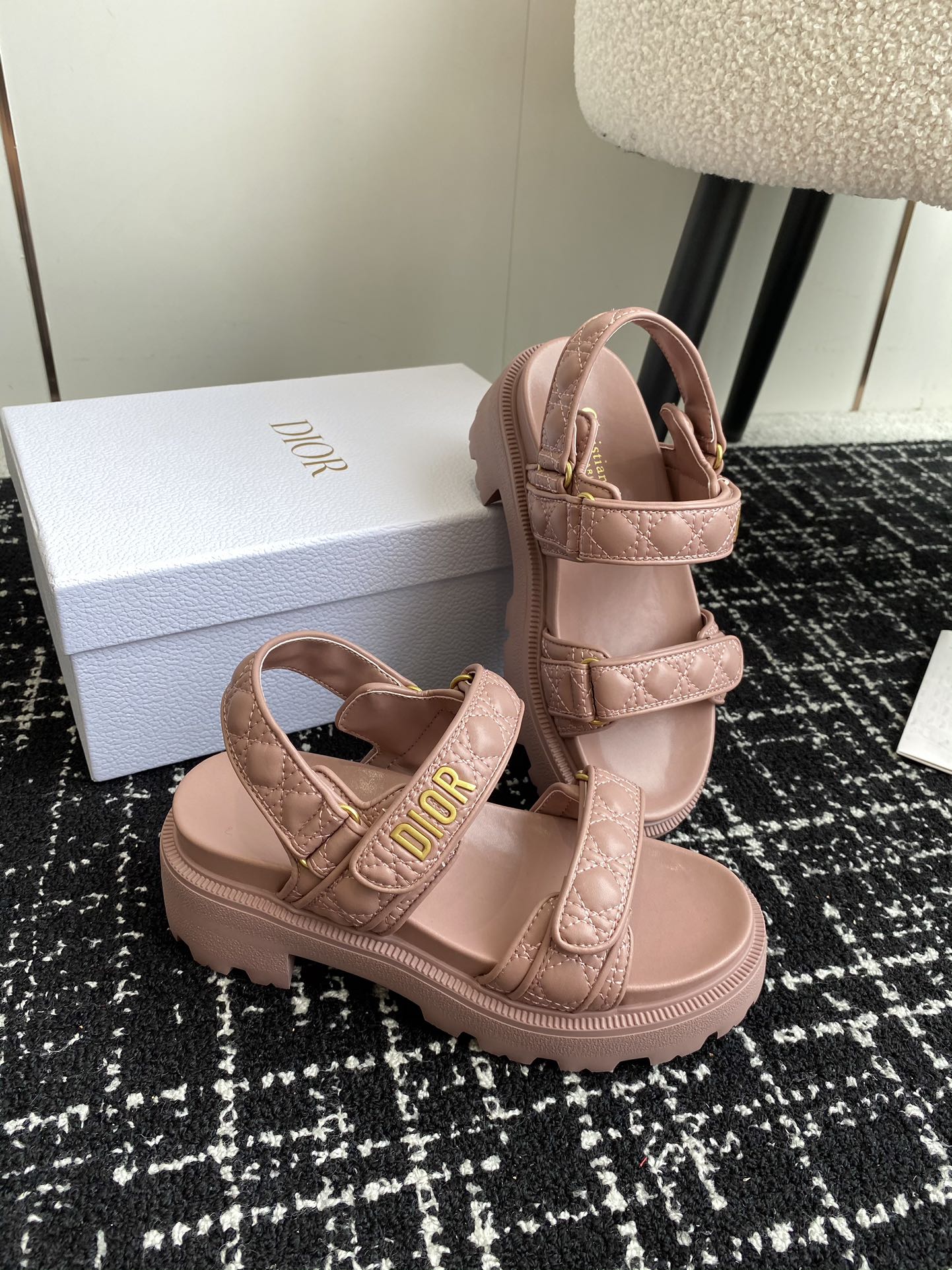 [하이앤드]디올 24ss Dioract 샌들