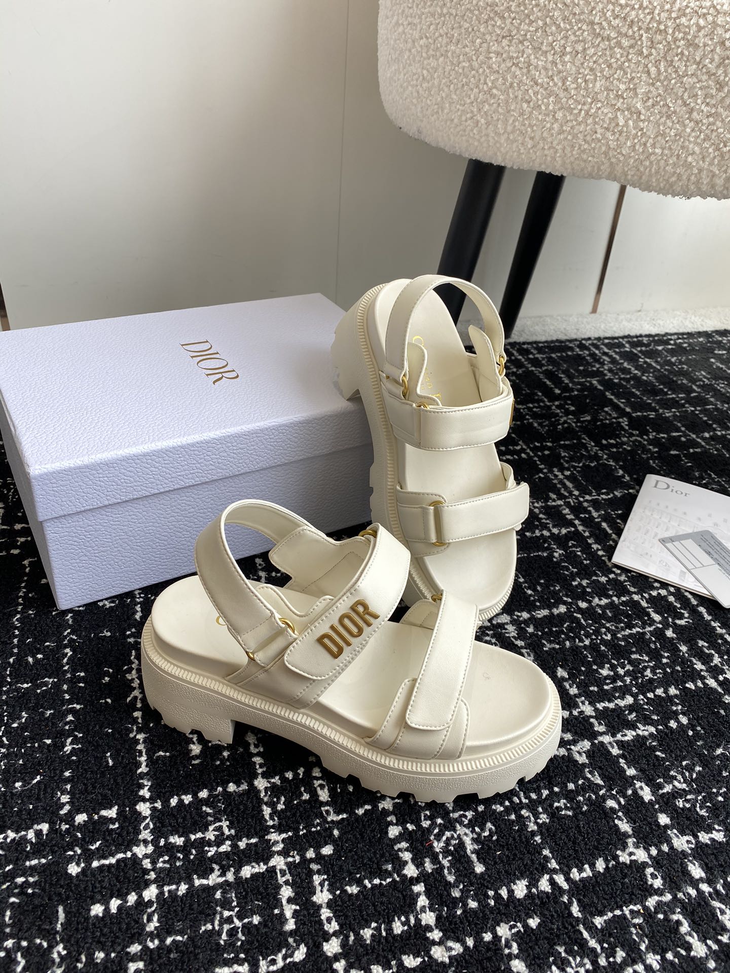 [하이앤드]디올 24ss Dioract 샌들