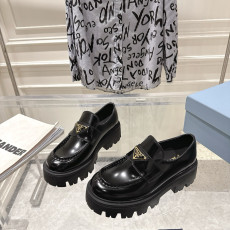 프라다 신상 플랫폼 로퍼 4.5cm