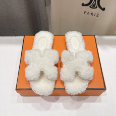 에르메스 26 신상 퍼 오란 샌들
