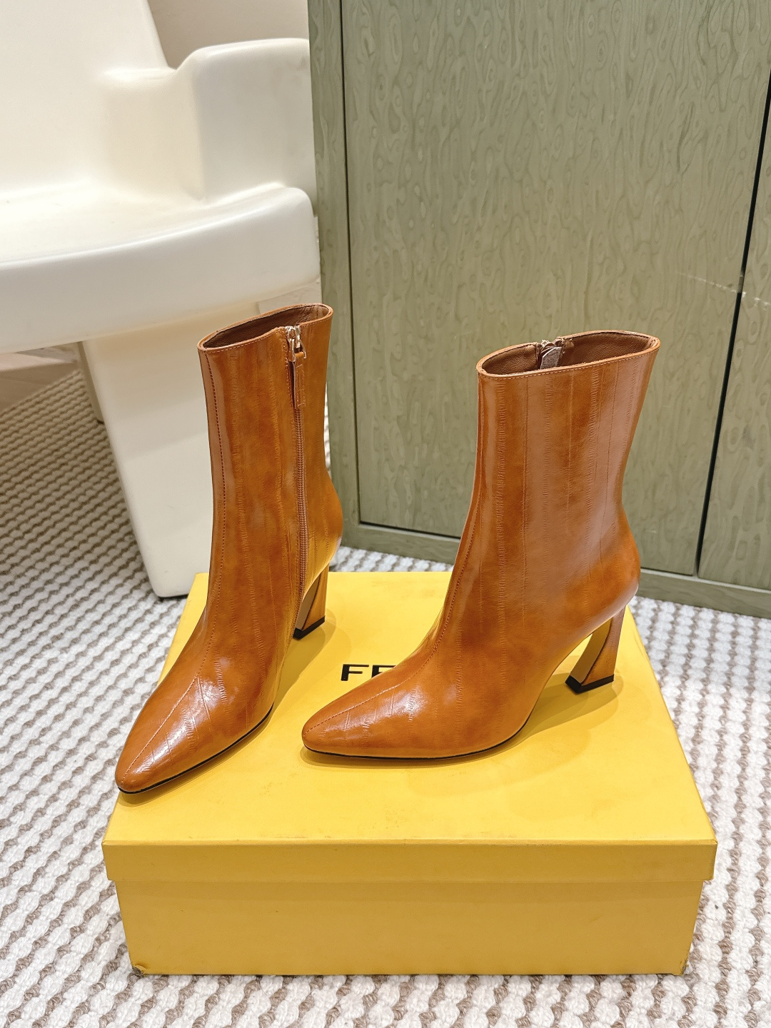 펜디 2026 신상 앵클부츠 9.5cm