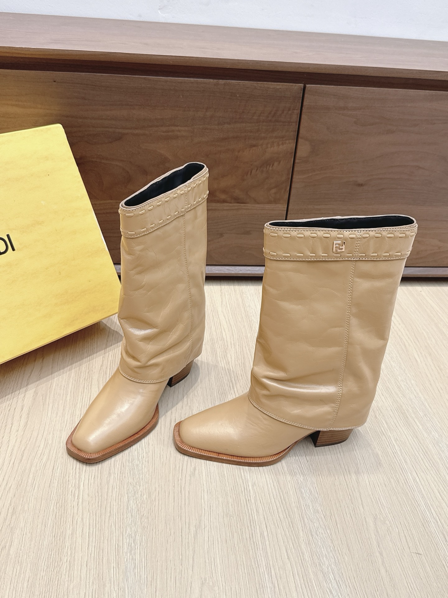 펜디 minerva 힐 부츠 6cm