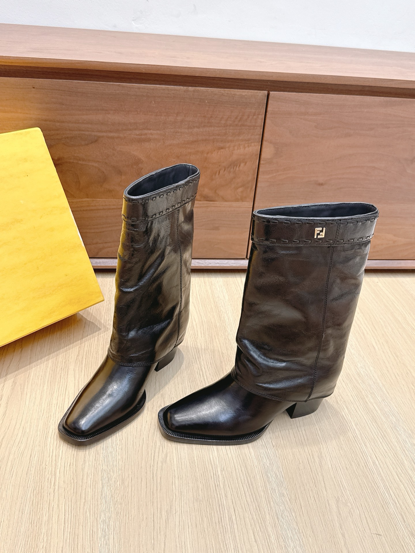 펜디 minerva 힐 부츠 6cm