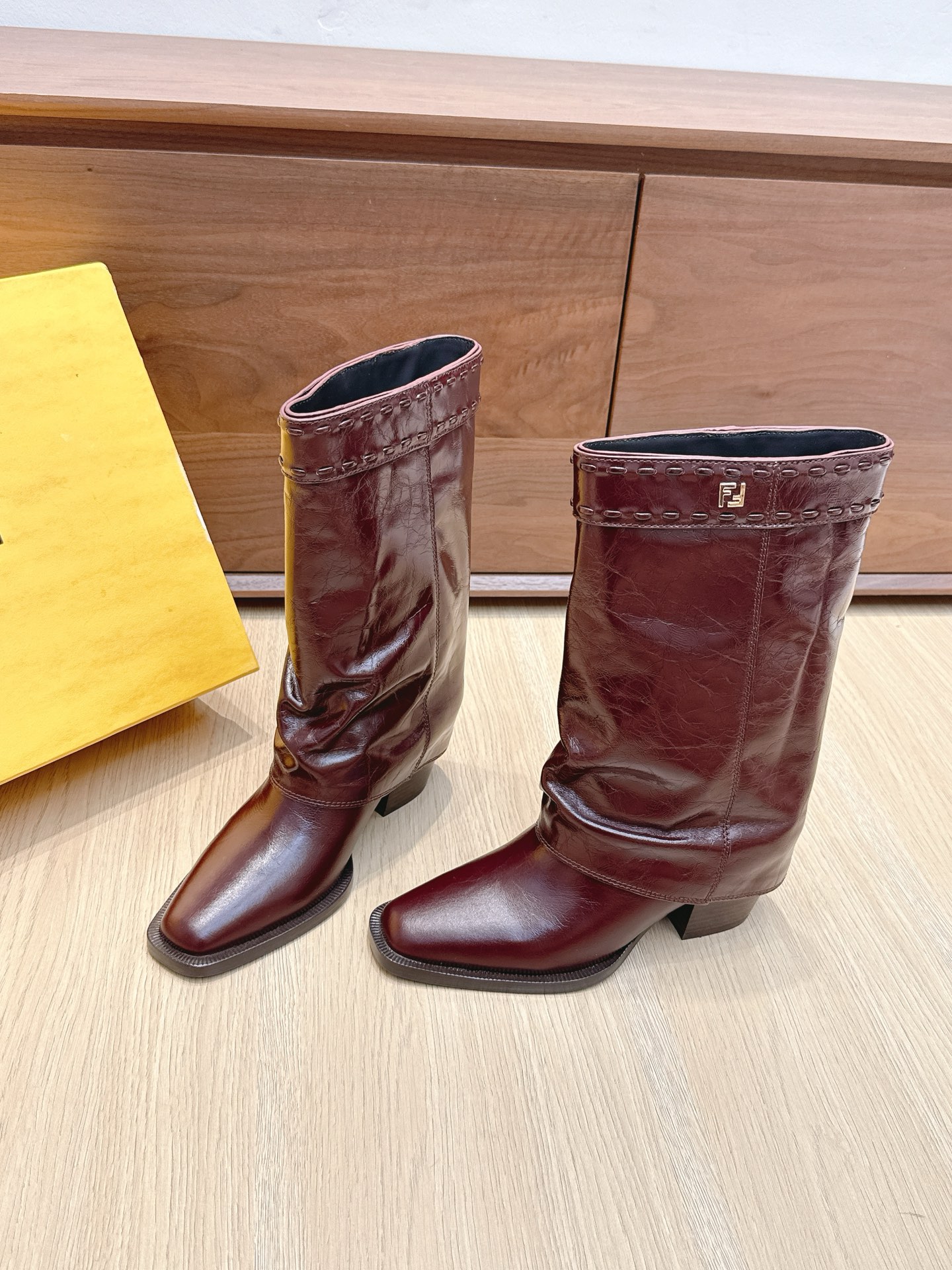 펜디 minerva 힐 부츠 6cm
