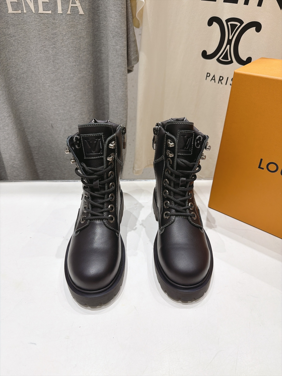 루이비통 26 신상 LV 리믹스 컴뱃 부츠