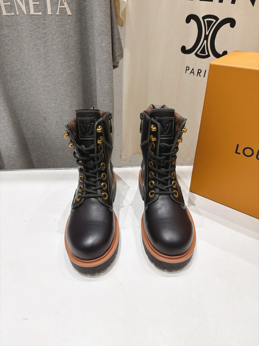 루이비통 26 신상 LV 리믹스 컴뱃 부츠