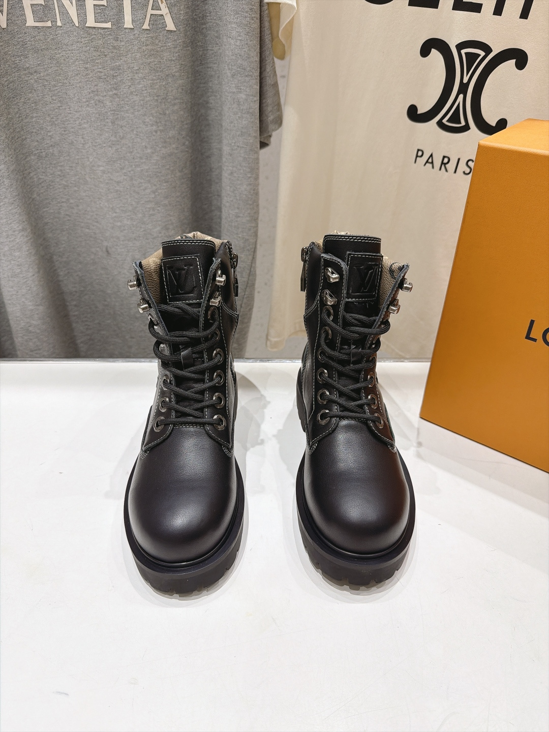 루이비통 26 신상 LV 리믹스 컴뱃 부츠