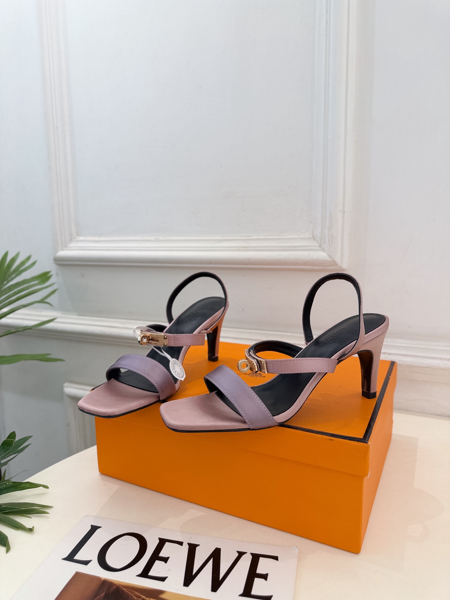 에르메스 26 신상 Glamour 힐 샌들 7.5cm