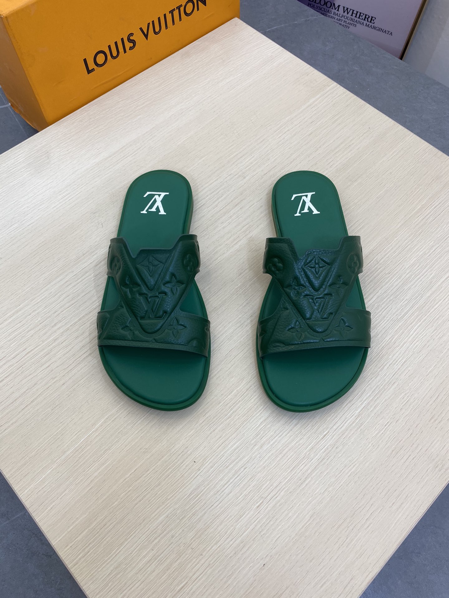 루이비통 24ss LV 남성슬리퍼