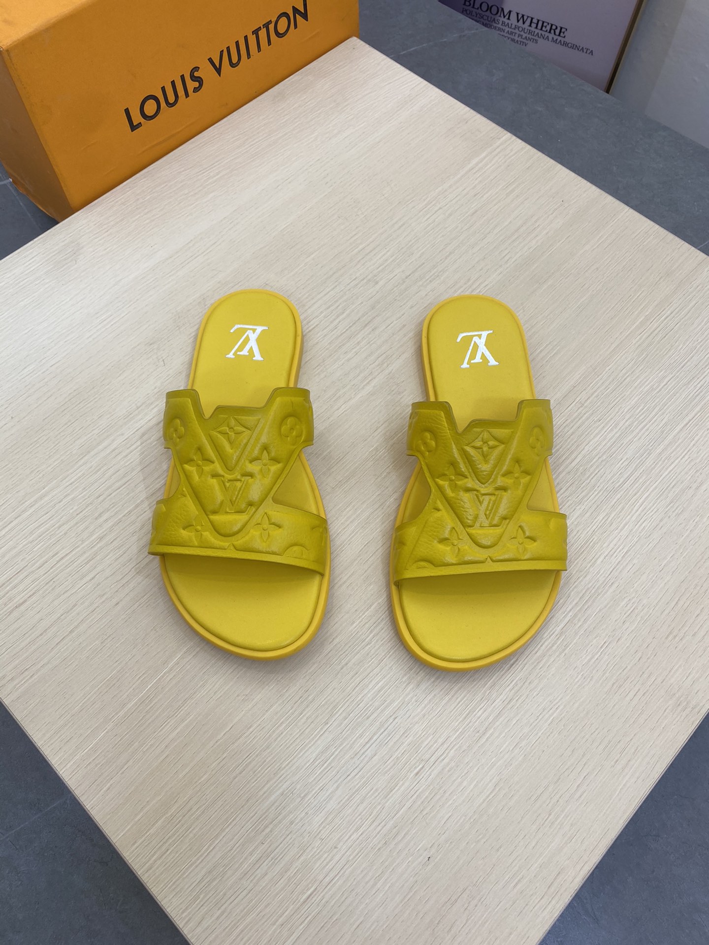루이비통 24ss LV 남성슬리퍼