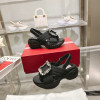 Roger Vivier 24SS 비브 런 라이트 스트라스 버클 샌들