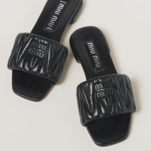 MIUMIU 24ss 마테라쎄 나파가죽 슬라이드