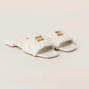 MIUMIU 24ss 마테라쎄 나파가죽 슬라이드