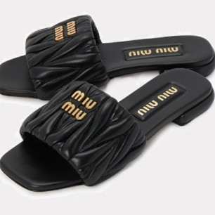 MIUMIU 24ss 마테라쎄 나파가죽 슬라이드