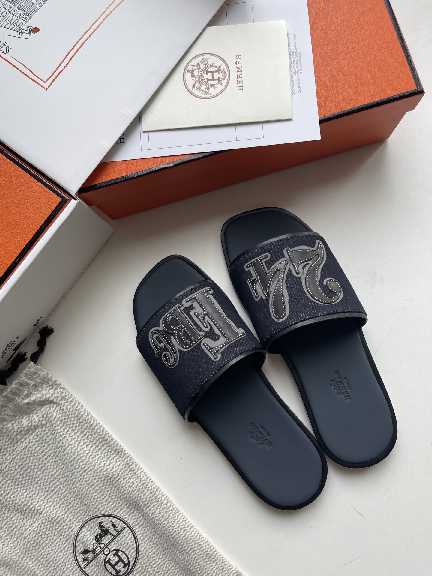 에르메스 24ss Ironic 남성 샌들