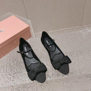 Miu Miu 리본 메리제인 슈즈
