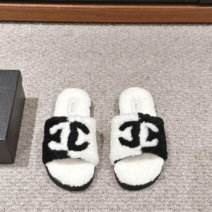 샤넬 24SS 신상 레터링 시어링 뮬