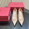 Valentino 발렌티노 브이 로고 가죽 펌프스