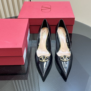 Valentino 발렌티노 브이 로고 가죽 펌프스