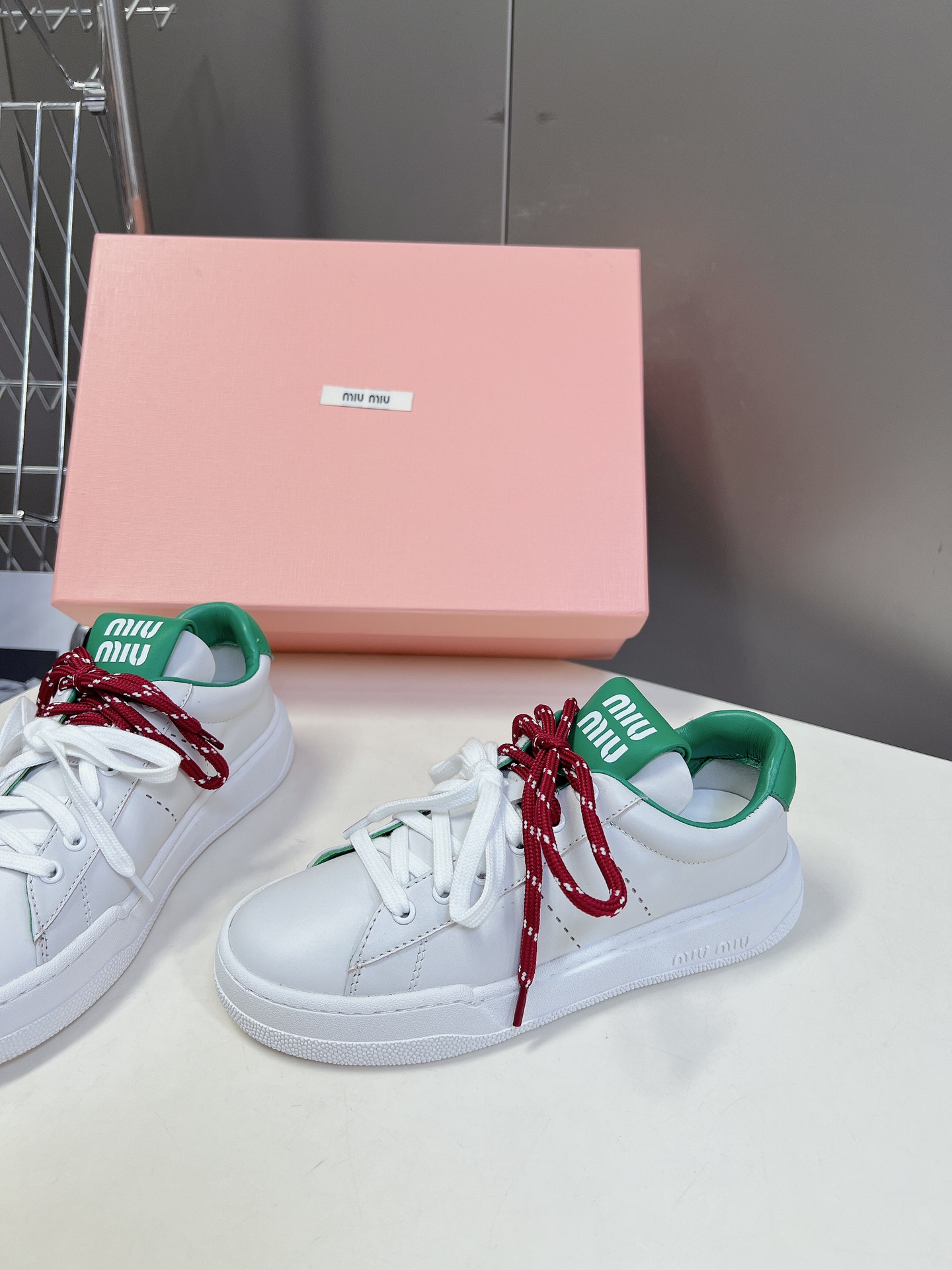 MIUMIU 24ss 신상 더블 스트랩 스니커즈